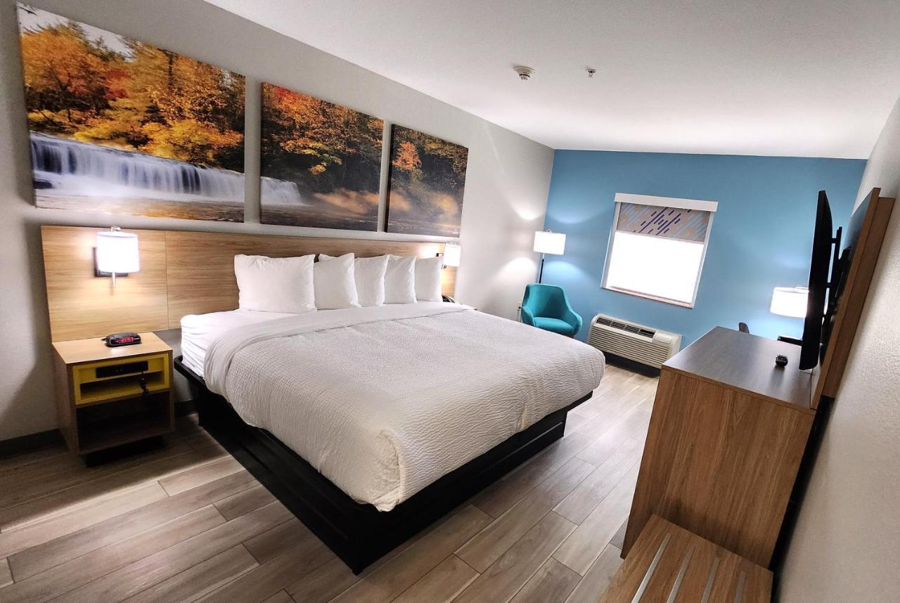 Days Inn & Suites By Wyndham Russellville Bagian luar foto
